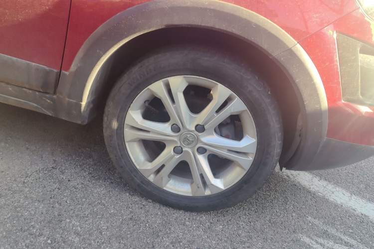 Used BAIC Senova X25 2015 1.5L manual Comfort trim level