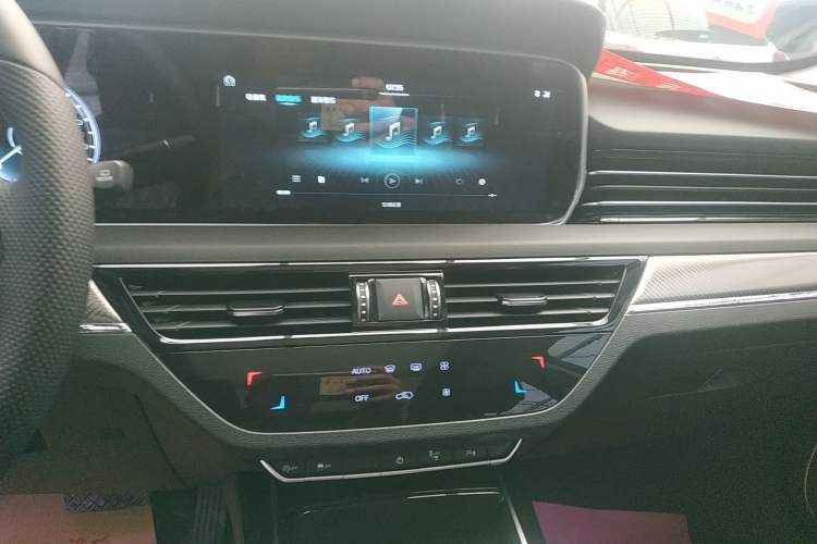 Used Hongqi HS5 2019 2.0T Smart Connect Flagship Edition Audio And AC Panel