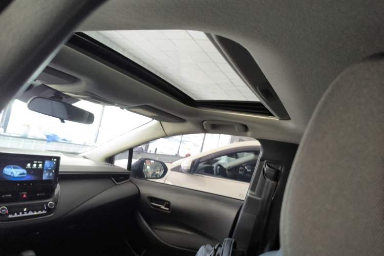 Used Toyota Levin 2024 Smart Electric Hybrid Dual-Motor 1.8L Knight Edition Headliner