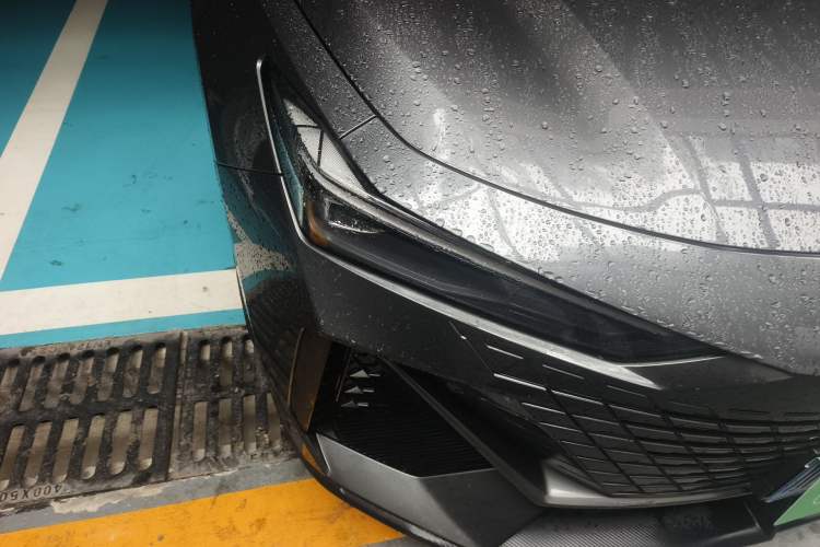 Used CHANGAN UNI-V 2023 1.5T Prestige Model Right Front Headlight