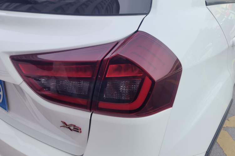 Used Geely Auto Vision X3 2019 Upgraded Model 1.5L CVT Prestige Version
