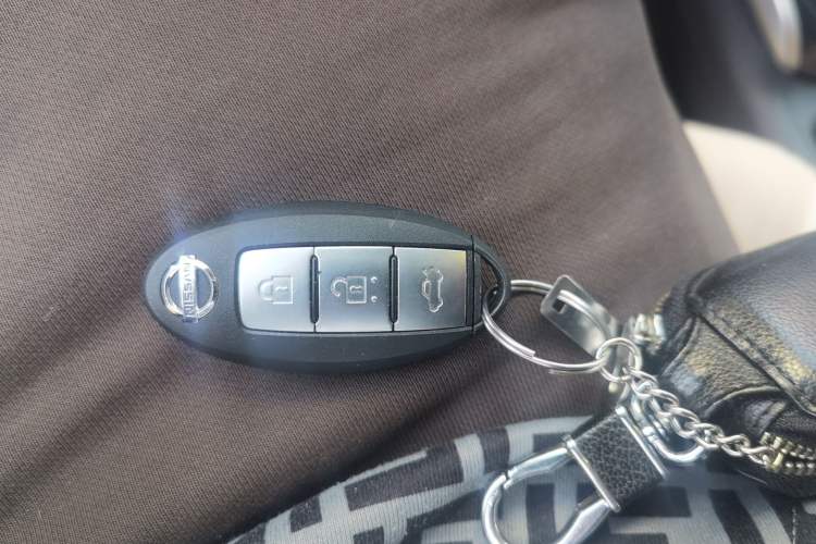 Used Nissan Sylphy 2019 1.6XV CVT Smart Connect Luxury Edition China VI Standard Vehicle Key