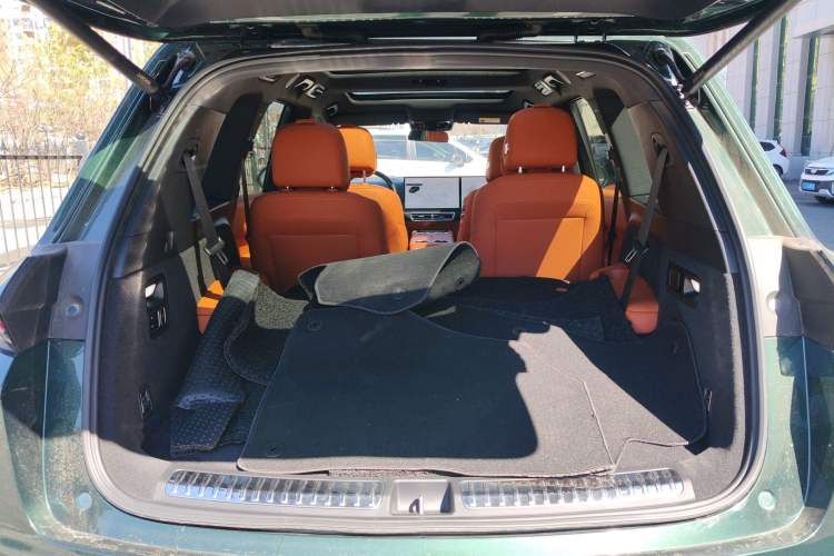 Used Li Auto L8 2023 Pro Model Trunk