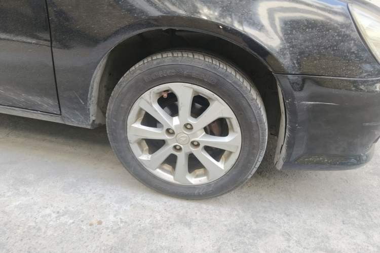 Used Soueast V3 Lingyue 2012 Revised Version 1.5L Manual Comfort Edition Right Front Wheel Hub