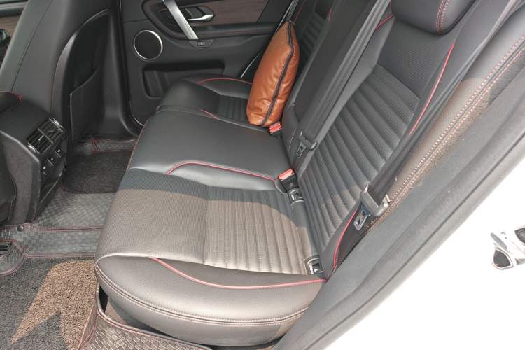 Used Land Rover Discovery Sport 2020 249 PS R-Dynamic Performance Edition Left Rear Seat