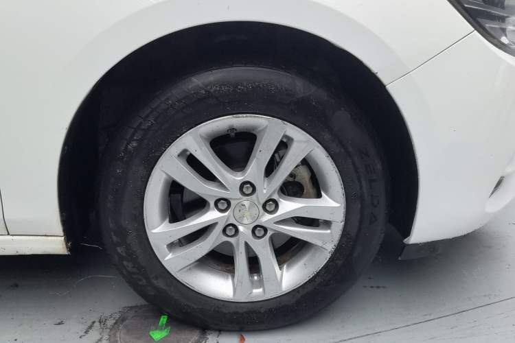 Used Chevrolet Cavalier 2019 320 Automatic Xinyue Edition Right Rear Wheel Hub