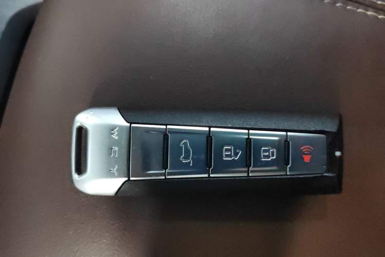 Used Wey VV6 2018 2.0T Two-Wheel-Drive Ultra-Luxury Version China V Standard