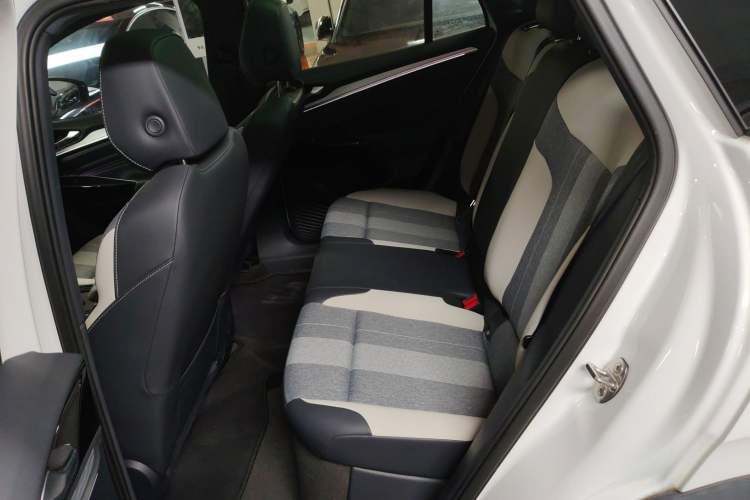 Used Volkswagen ID.4 CROZZ 2022 Long-Range PURE+ Edition
