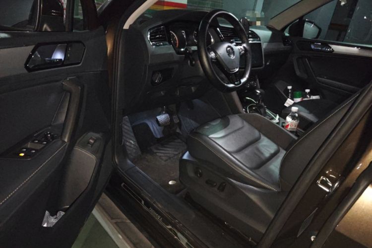 Used Volkswagen Tiguan L 2017 380TSI Automatic All-Wheel-Drive Luxury Edition Driver Seat