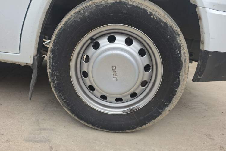 Used JMC Transit 2021 2.8T Space King Standard Version Long Wheelbase Mid-Height Roof Rear Single Tire – Step 6-Seater Diesel China VI Emission Standard JX493