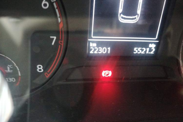 Used Volkswagen T-ROC 2019 280TSI DSG Two-Wheel Drive Comfort Version China VI Standard Odometer Close Up