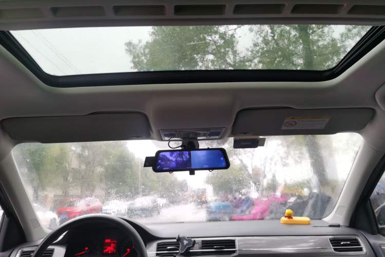 Used Volkswagen Santana 2016 1.6L Manual Comfort Edition
