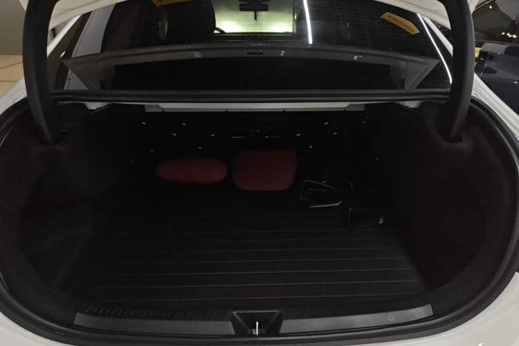 Used Mercedes-Benz A-Class 2021 A 200 L Sport Sedan Fashion Model
