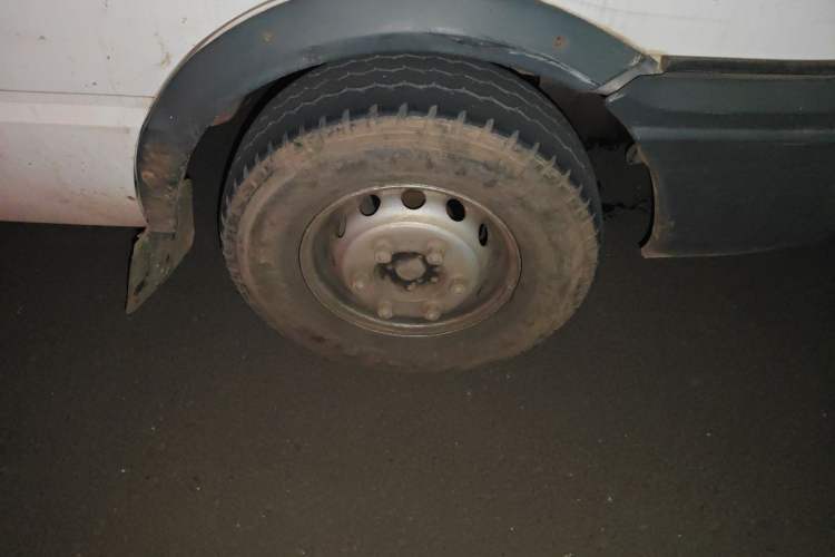 Used Iveco Daily 2012 2.5T-A35 Logistics Version 1 Mid-Roof
