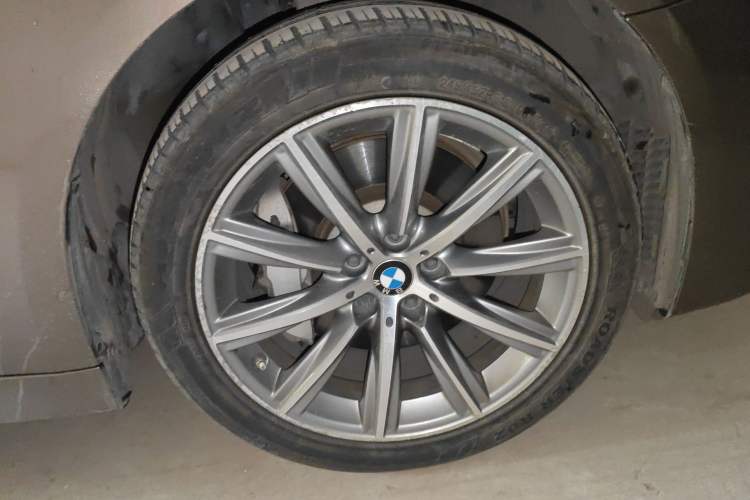 Used BMW 5 Series 2018 528Li Launch Special Edition Right Front Wheel Hub