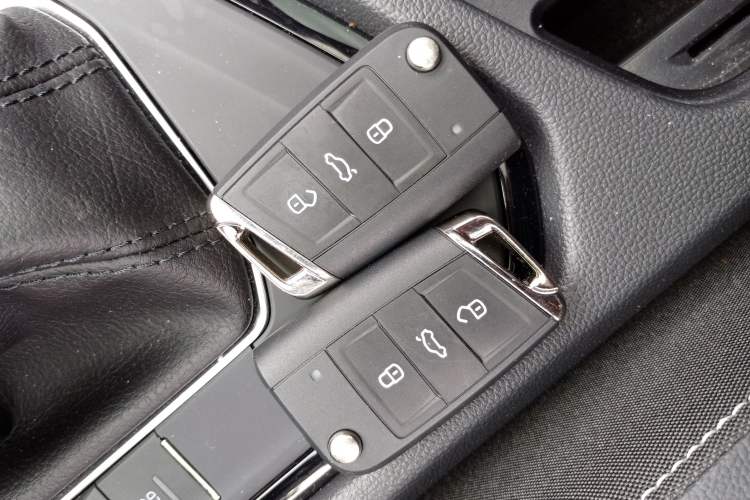 Used Volkswagen Tiguan L 2024 300TSI Automatic Two-Wheel Drive Smart Edition Vehicle Key