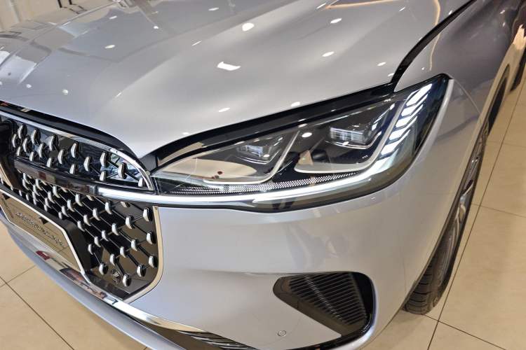 Used Lincoln Corsair 2023 2.0T Two-Wheel-Drive Luxury Edition