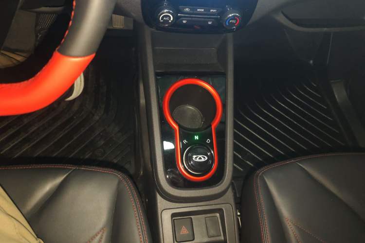 Used Chery Little Ant 2022 Restyled Version Sweet Pink Edition Low-Sugar Version Lithium Iron Phosphate Battery 30.7 kWh 30 kW 301 km Gear Lever