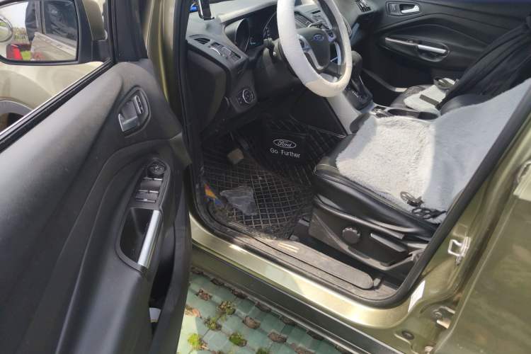 Used Ford Kuga 2015 1.5L GTDi Two-Wheel-Drive Comfort Model Driver Seat