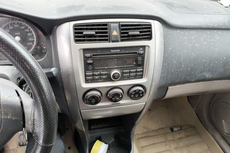 Used Suzuki Liana 2011 A+ Hatchback 1.4L Manual Luxury Type I Audio And AC Panel