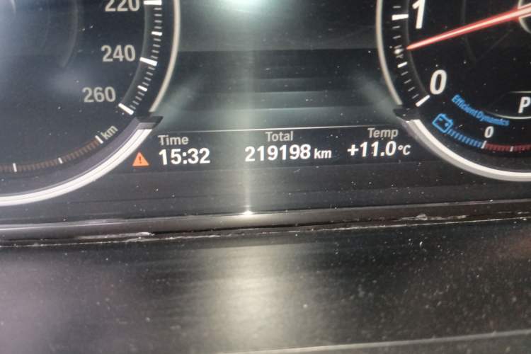 Used BMW 7 Series 2013 740Li Leading Model Odometer Close Up