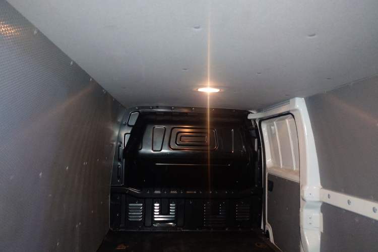 Used SAIC MAXUS EV30 2022 Pure-Electric Smart Logistics Expert with Long Wheelbase Guoxuan