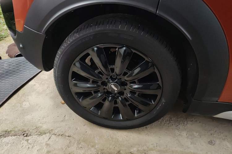 Used MINI Countryman 2017 2.0T COOPER S ALL4 Explorer Right Rear Wheel Hub