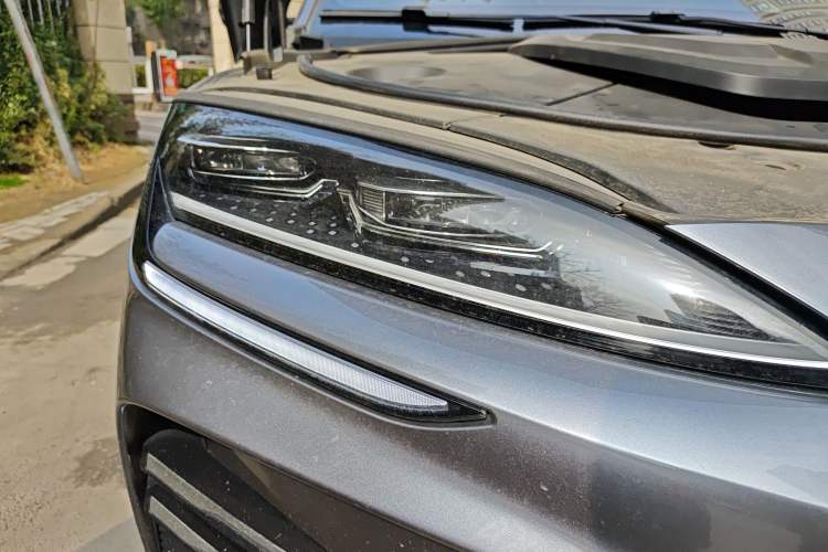 Used BYD Song PLUS New Energy 2025 EV 520km Luxury Version
