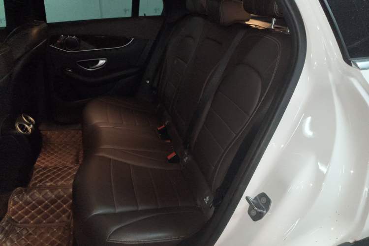 Used Mercedes-Benz GLC 2018 Facelift GLC 260 4MATIC Luxury Edition
