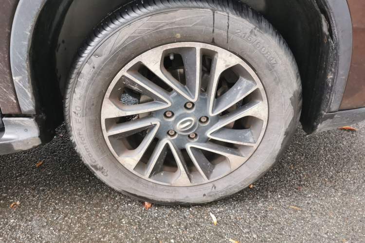 Used GAC Trumpchi GS4 2015 200T Manual Elite Edition Right Front Wheel Hub