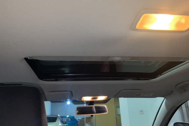 Used Jetta VS5 2019 280TSI Automatic Glory Edition Headliner