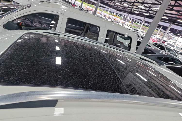 Used Volkswagen Tiguan 2016 300TSI Automatic Two-Wheel Drive Luxury Edition Roof