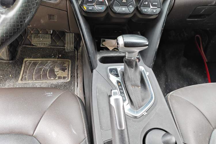 Used GAC Trumpchi GS4 2017 200T G-DCT Two-Wheel Drive Elite Edition Gear Lever