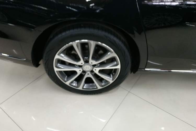 Used Mercedes-Benz E-Class 2016 E 200 L Right Rear Wheel Hub