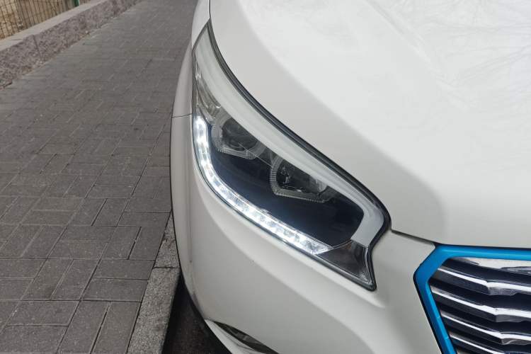 Used Huatai New Energy XEV260 2016 Elite Model
