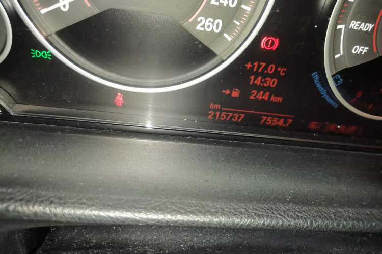 Used BMW 3 Series 2013 316i Sport Design Package Odometer Close Up