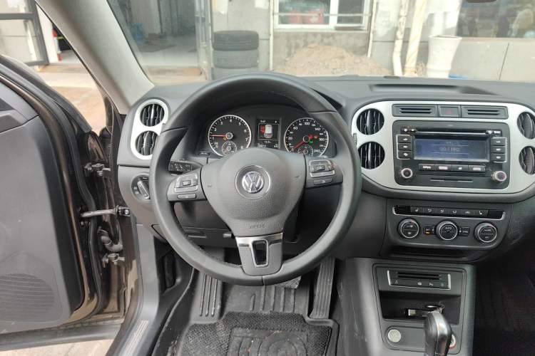 Used Volkswagen Tiguan 2015 2.0 TSI Automatic All-Wheel Drive Flagship Edition