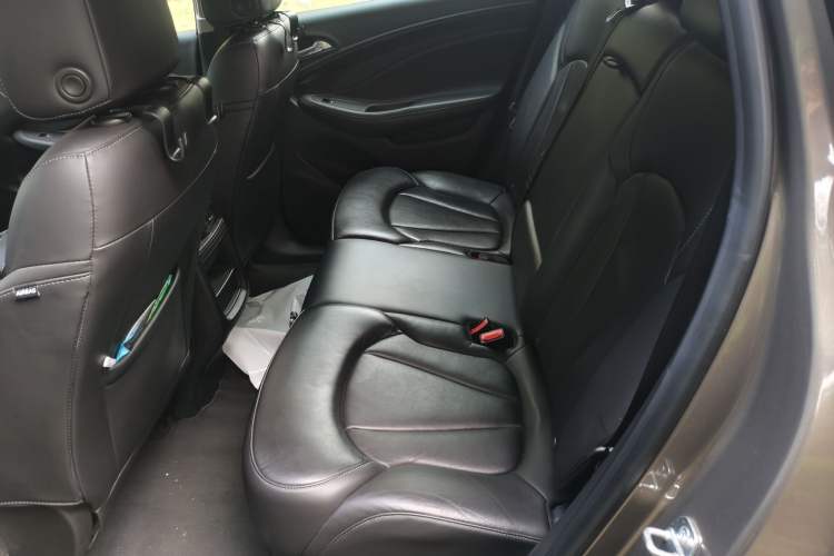 Used Buick Envision 2018 20T Two-Wheel-Drive Elite Model