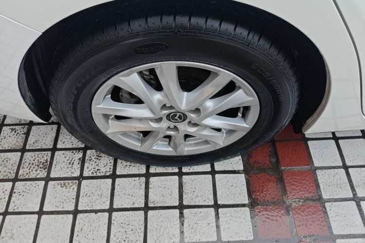 Used Mazda 3 Axela 2016 Sedan 1.5L Automatic Luxury Model
