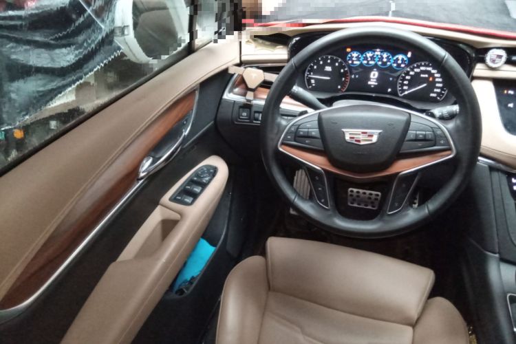 Used Cadillac XT5 2016 28T 4x4 Platinum Edition Steering Wheel