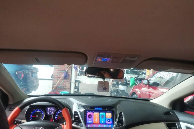 Used Hyundai Elantra (5th Generation / Langdong) 2015 1.6L Automatic Fashion Model