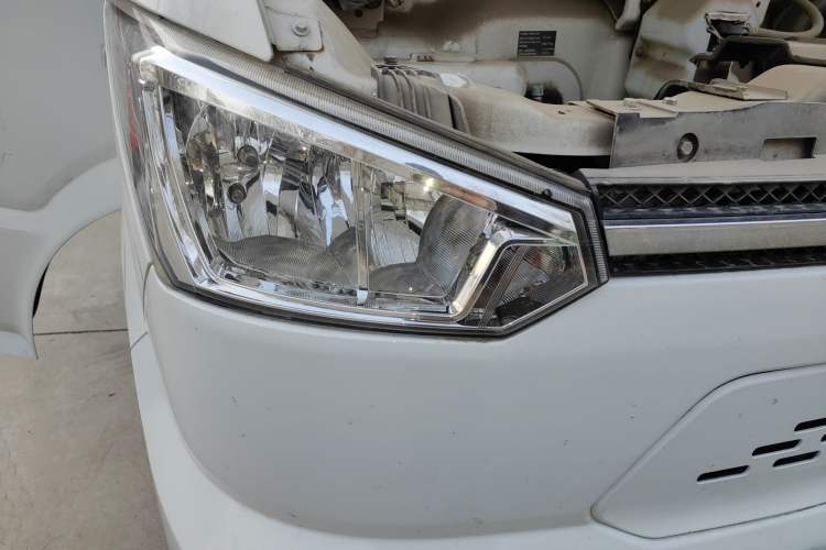 Used New Gonow Shuailing 2022 Standard Range with 41.64 kWh Lishen Power Right Front Headlight