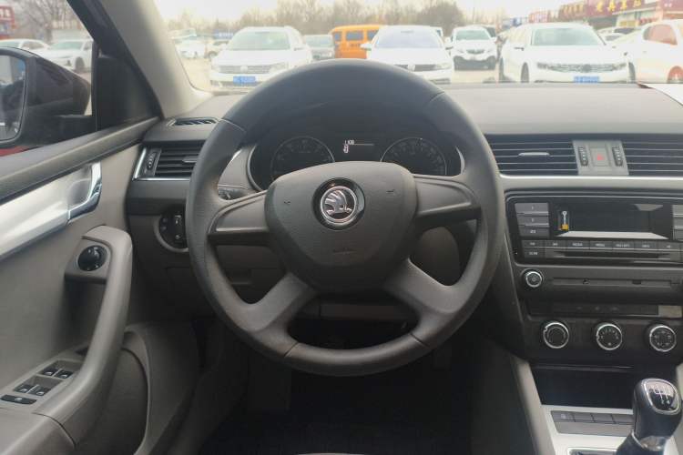 Used Skoda Octavia 2015 1.6L Manual Yijie Edition
