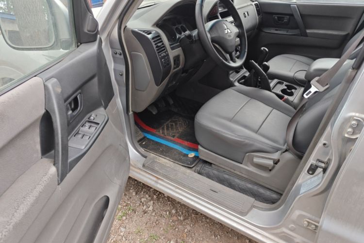 Used Mitsubishi Pajero 2008 V73 3.0L MT GL Driver Seat