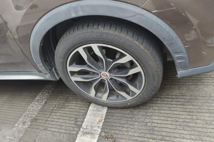 Used Roewe RX5 2016 20T Two-Wheel Drive Automatic Internet Smart Edition
