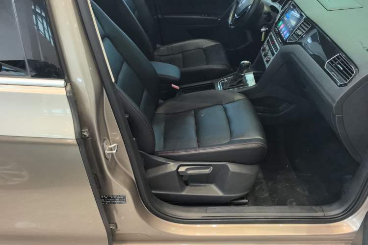 Used Volkswagen Golf Sportsvan 2016 230TSI Automatic Trend Edition