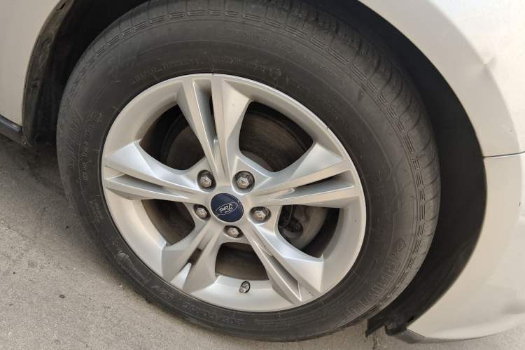 Used Ford Focus 2012 Hatchback 1.6L Manual Fashion Edition
