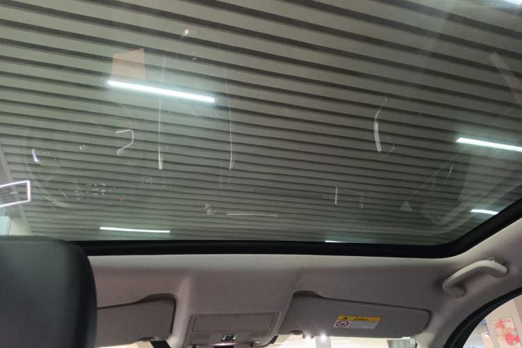 Used Land Rover Discovery Sport 2018 240 PS SE Version
