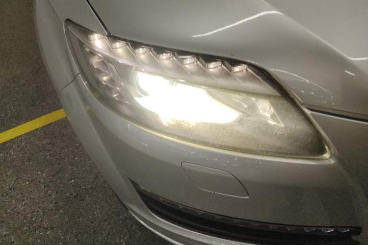 Used Audi Q7 2011 3.0 TFSI Technology (200kW) Right Front Headlight