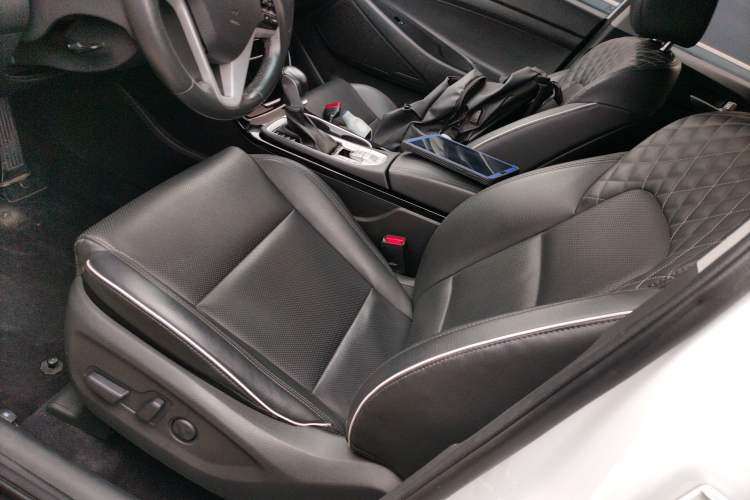 Used Hyundai Tucson 2020 280TGDi Two-Wheel-Drive GLS Fashion Edition China VI Standard